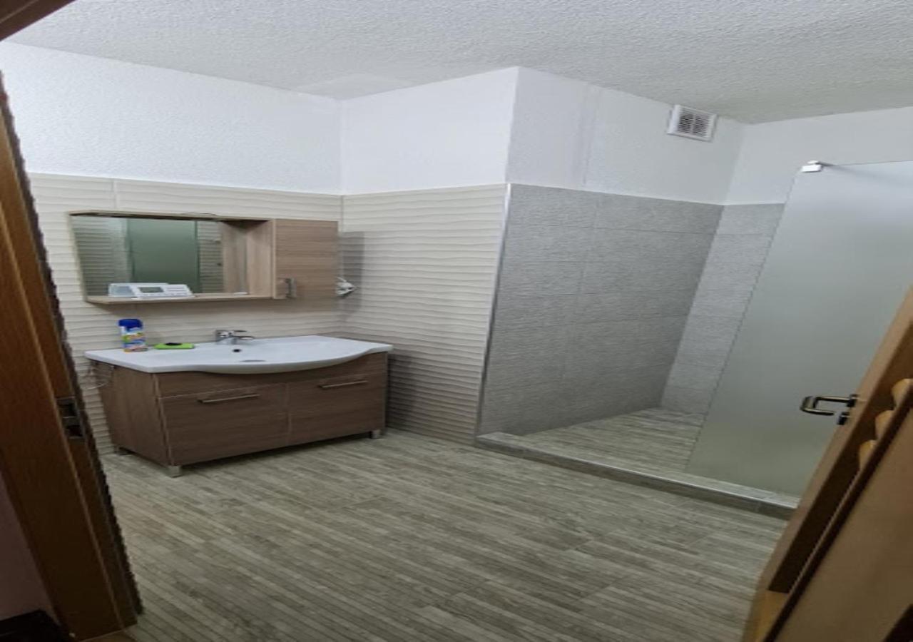 Oazis Apartman Harkány Buitenkant foto