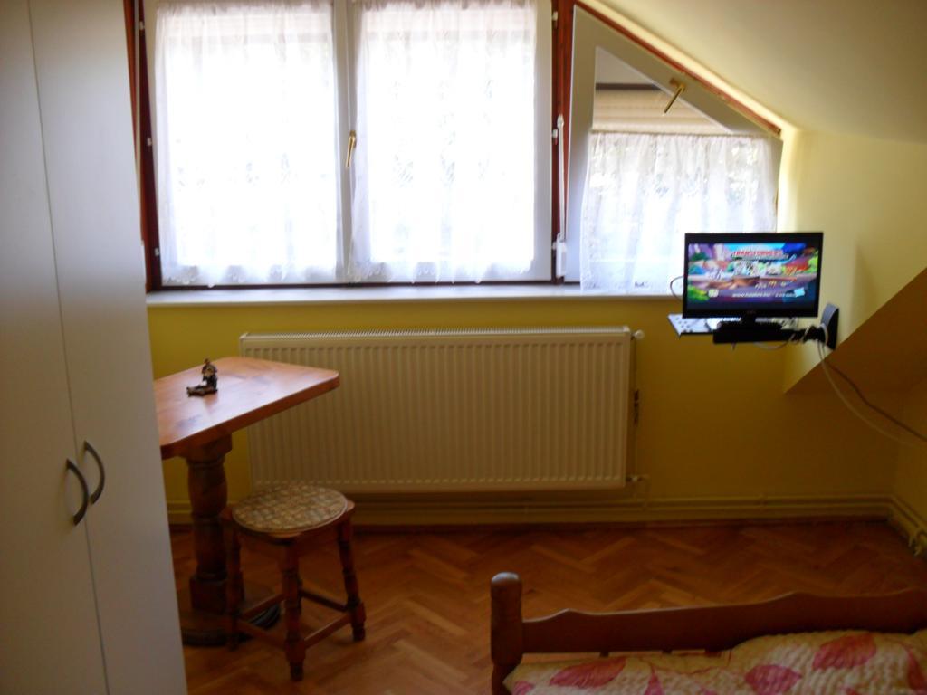Oazis Apartman Harkány Buitenkant foto