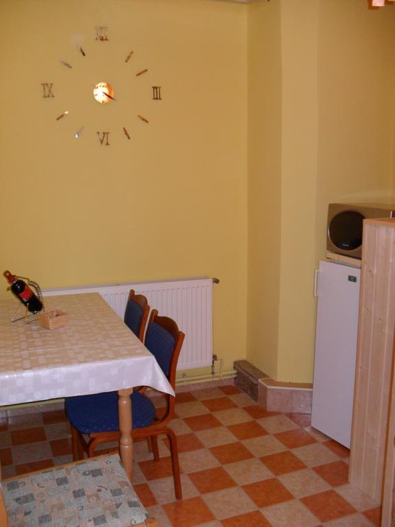 Oazis Apartman Harkány Buitenkant foto