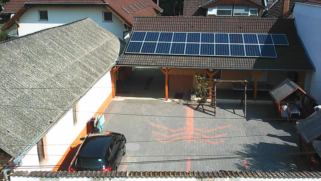Oazis Apartman Harkány Buitenkant foto